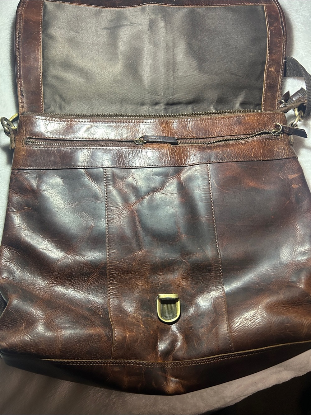 Men's Brown Leather Messenger Bag - Picture 3 of 13